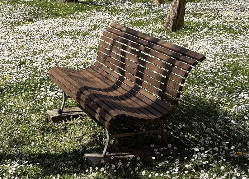 Banc extérieur en bois massif sur mesure